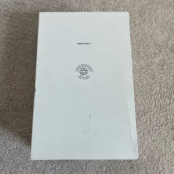 Manolo Blahnik shoe box - Picture 8 of 8